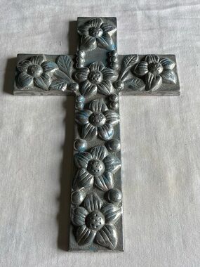 Floral Embossed Decorative Wall Cross in Silver-Gray